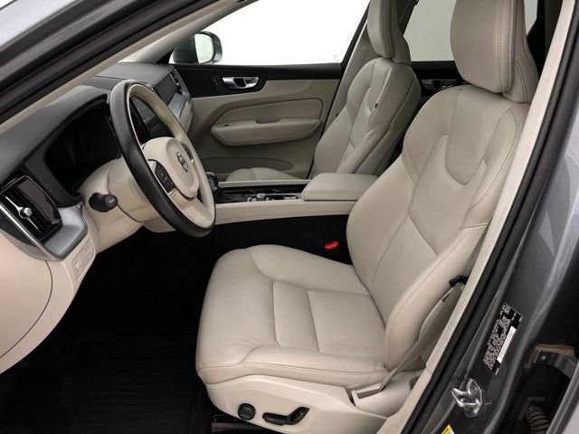 Used 2020 Volvo XC60 T5 Momentum w/ Protection Package Premier AWD/4WD image 14