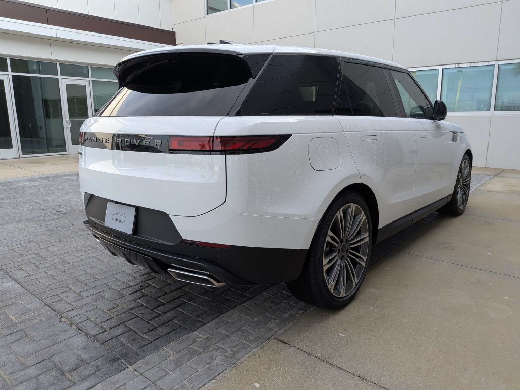 New 2027 Land Rover Range Rover Sport SE AWD/4WD image 5