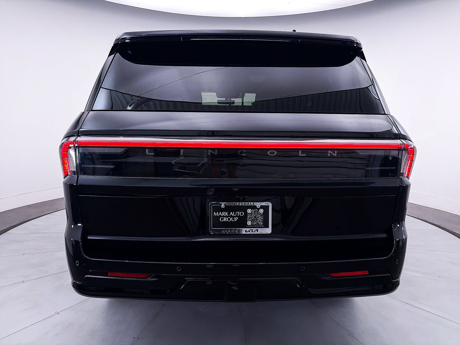 Used 2025 Lincoln Navigator Reserve AWD/4WD image 17