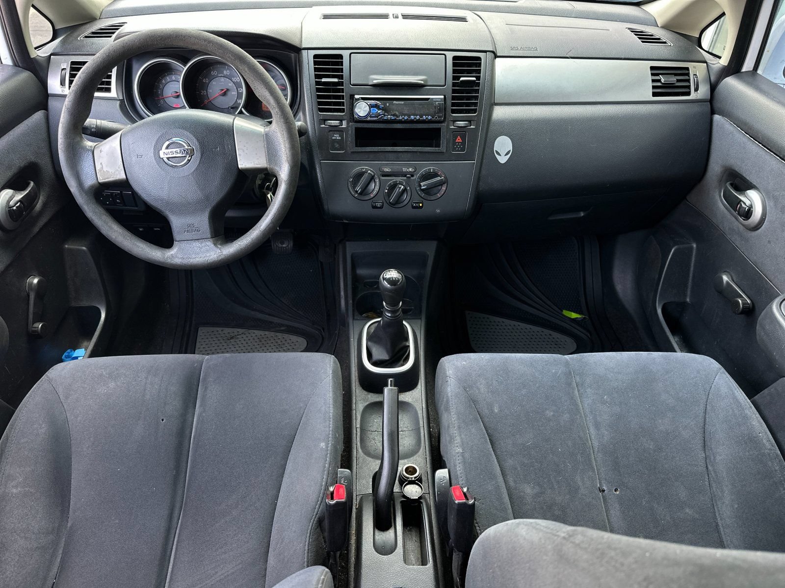 Used 2009 Nissan Versa 1.8 S FWD image 12
