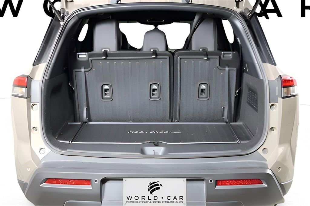 Used 2024 Nissan Pathfinder Rock Creek image 41