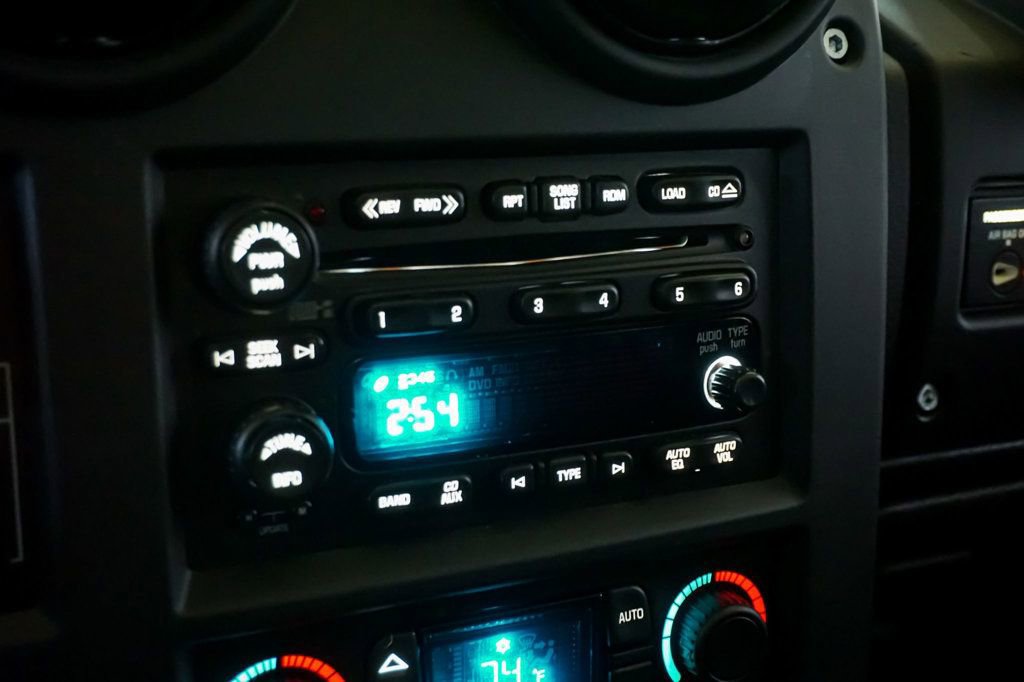 Used 2005 HUMMER H2 w/ Preferred Equipment Group image 23