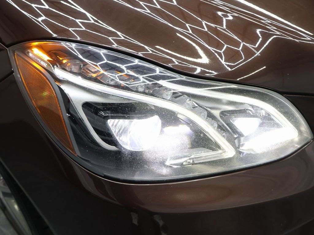 Used 2016 Mercedes-Benz E 400 4MATIC Sedan w/ Driver Assistance Package image 27