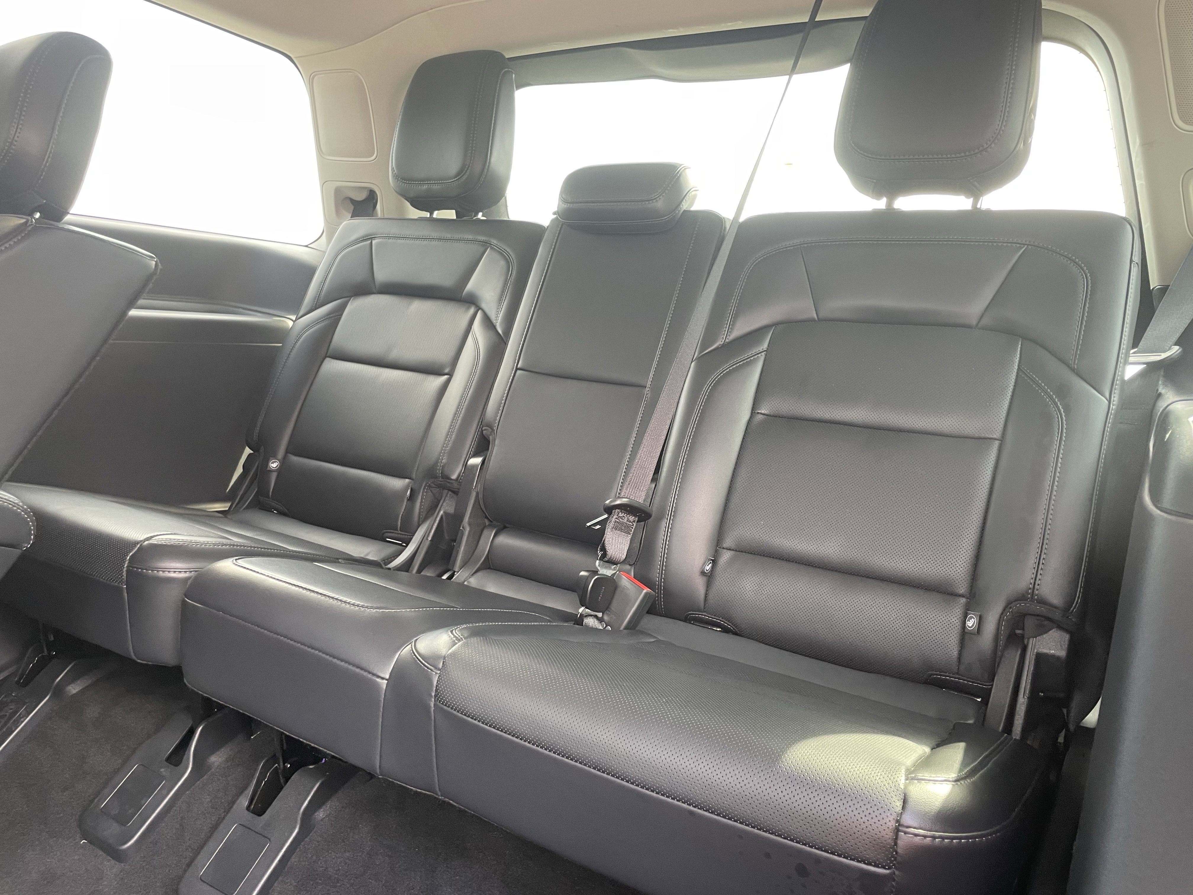 Used 2025 Lincoln Navigator Reserve image 14