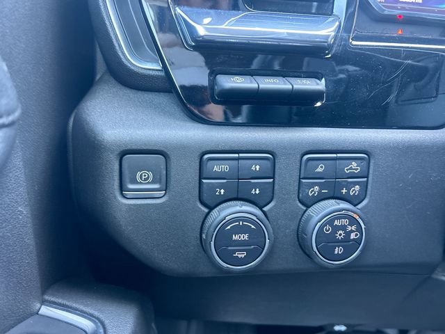 Used 2023 Chevrolet Silverado 1500 High Country w/ High Country Premium Package AWD/4WD image 24