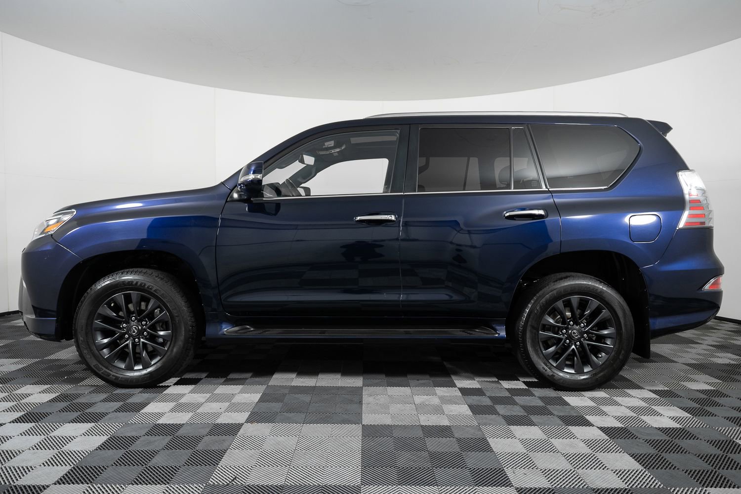 Used 2021 Lexus GX 460 Premium w/ Premium Package image 3