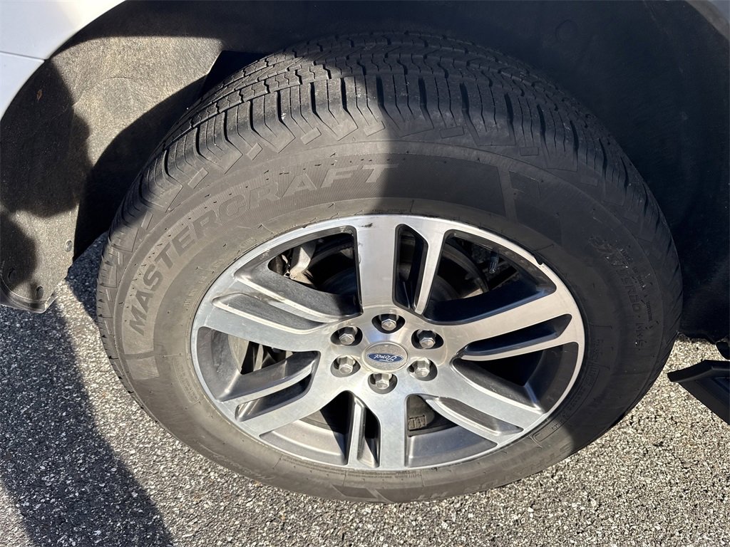 Used 2024 Ford Expedition Limited image 17