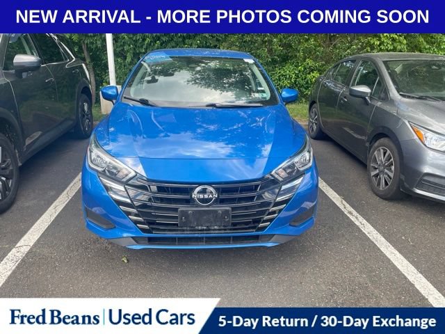 Used 2024 Nissan Versa SV FWD image 2