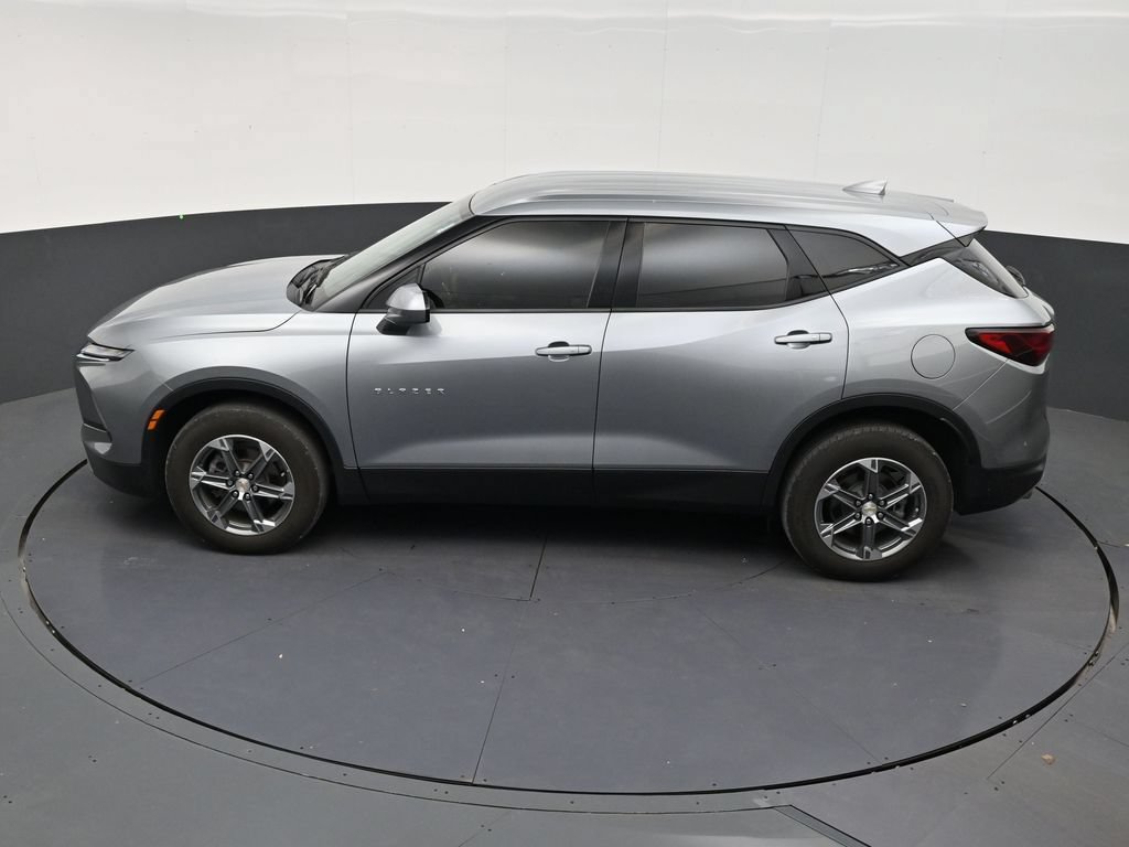 Used 2024 Chevrolet Blazer LT FWD image 12