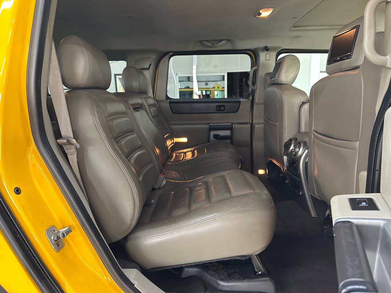 Used 2003 HUMMER H2 w/ Preferred Equipment Group image 16