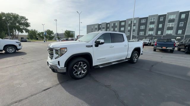 Used 2024 GMC Sierra 1500 SLT w/ SLT Premium Plus Package AWD/4WD image 4