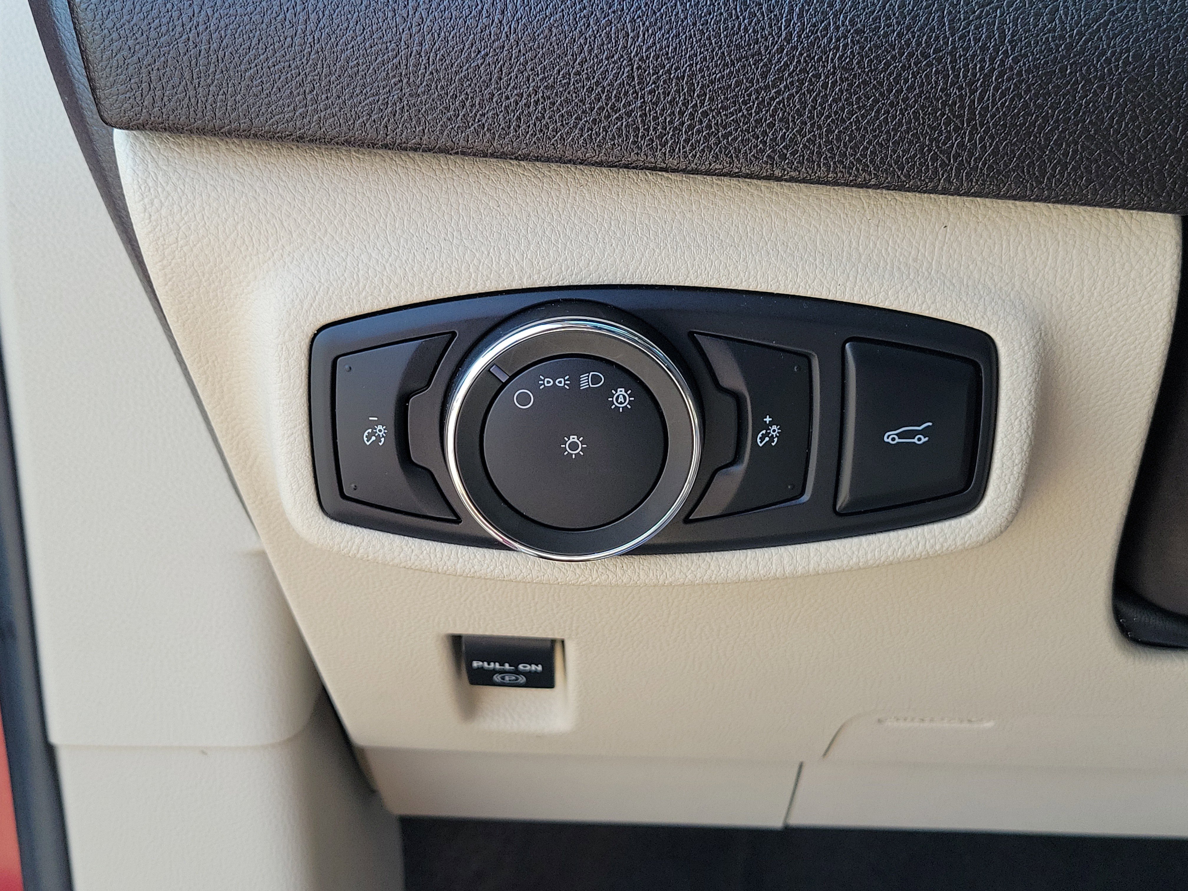 Used 2018 Lincoln MKC Select w/ Select Plus Package image 22