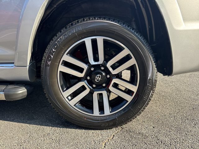 Used 2023 Toyota 4Runner Limited RWD image 17