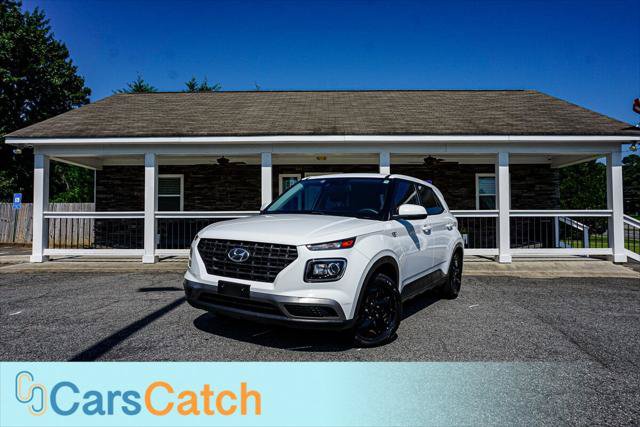 Used 2022 Hyundai Venue SE FWD image 1