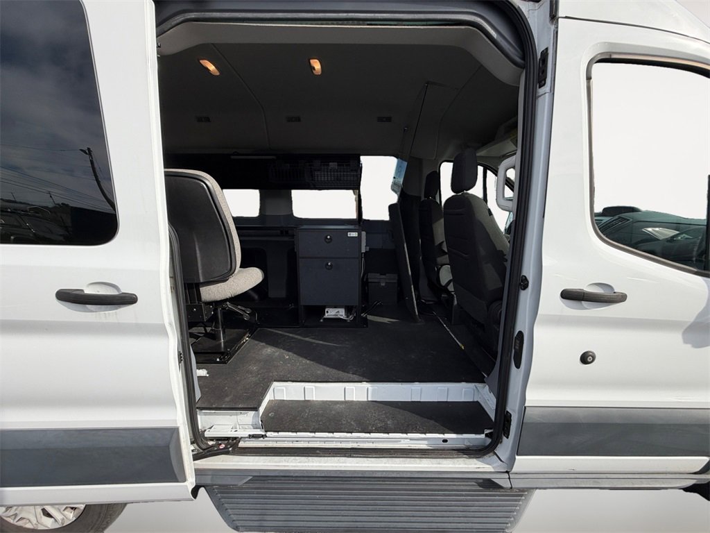 Used 2018 Ford Transit 150 XLT image 13