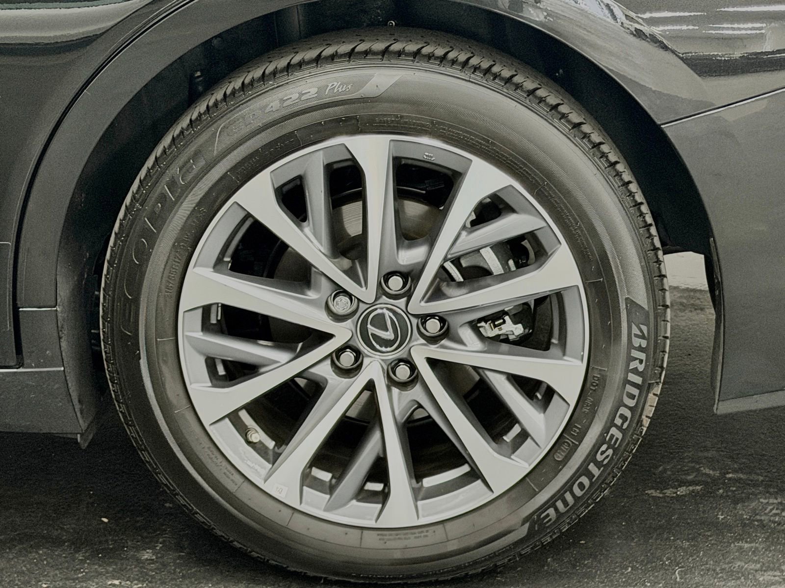 Used 2025 Lexus ES 350 w/ Accessory Package (Z1) image 16