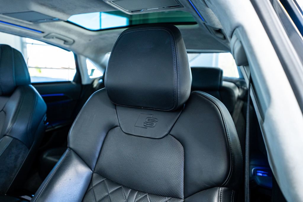 Used 2020 Audi S8 L image 36