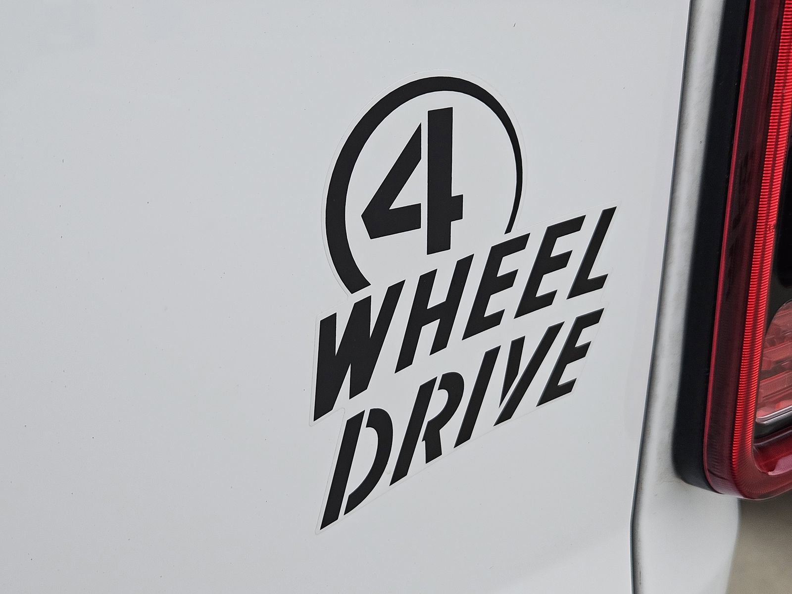 Used 2024 Jeep Gladiator Sport image 18