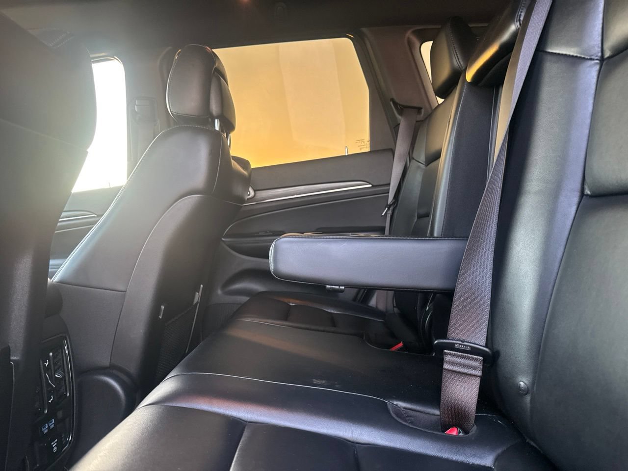 Used 2020 Jeep Grand Cherokee Limited AWD/4WD image 33