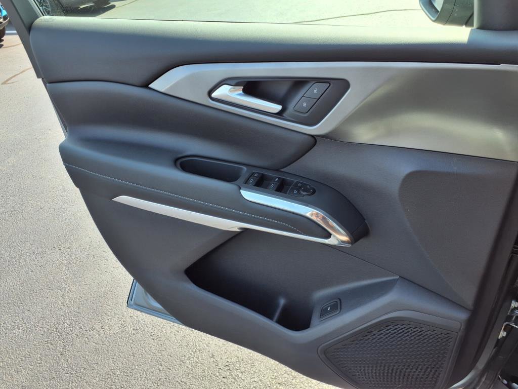 New 2026 Chevrolet Traverse LT w/ Driver Confidence Package image 17