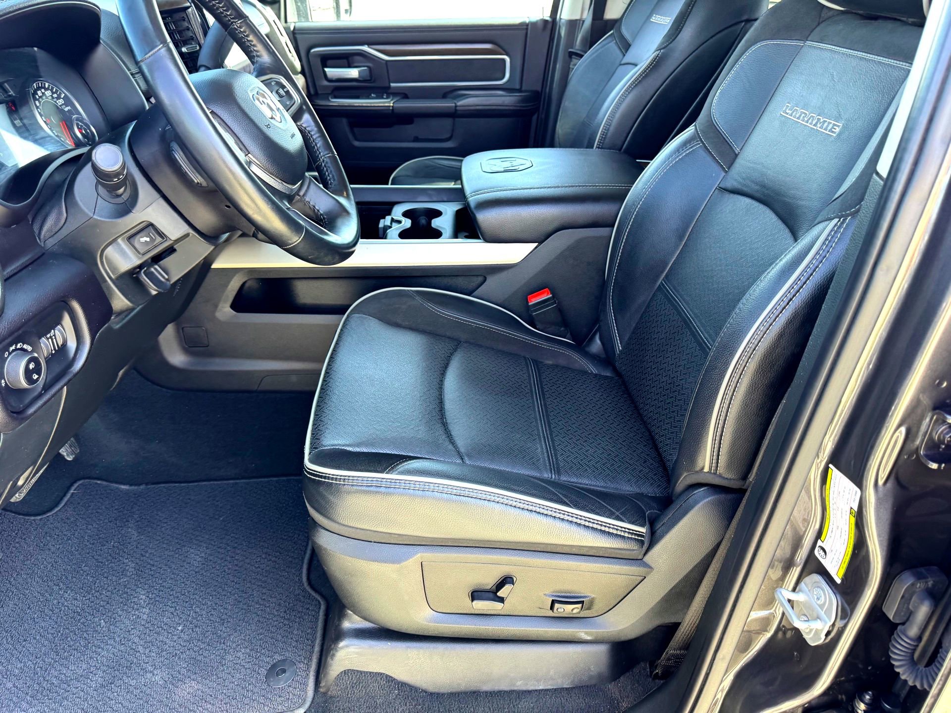 Used 2023 RAM 3500 Laramie image 12