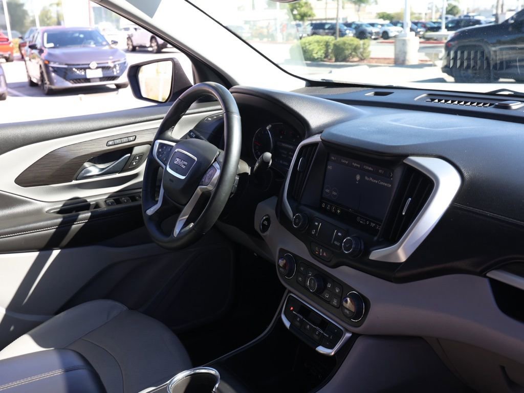 Used 2024 GMC Terrain SLT image 20