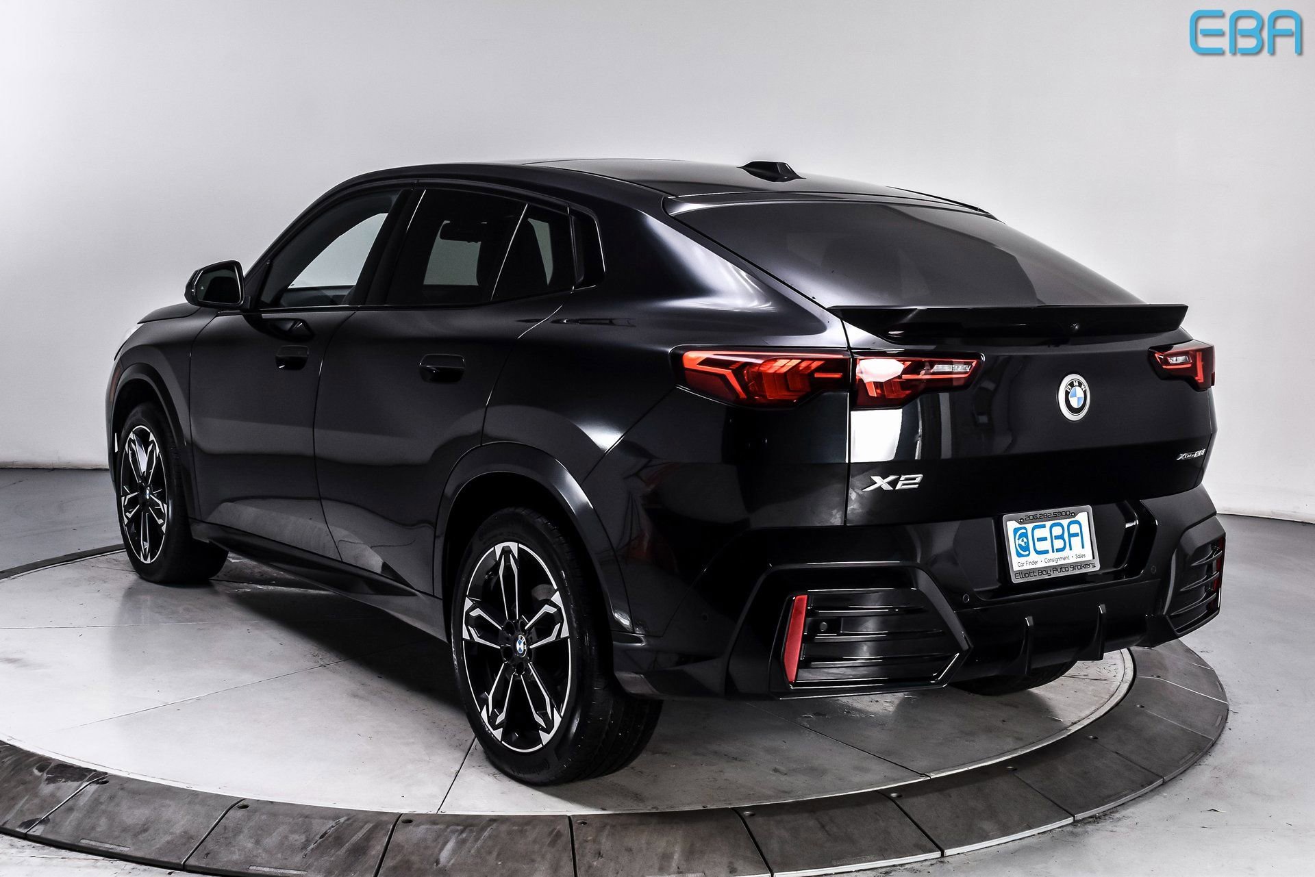 Used 2025 BMW X2 xDrive28i image 4