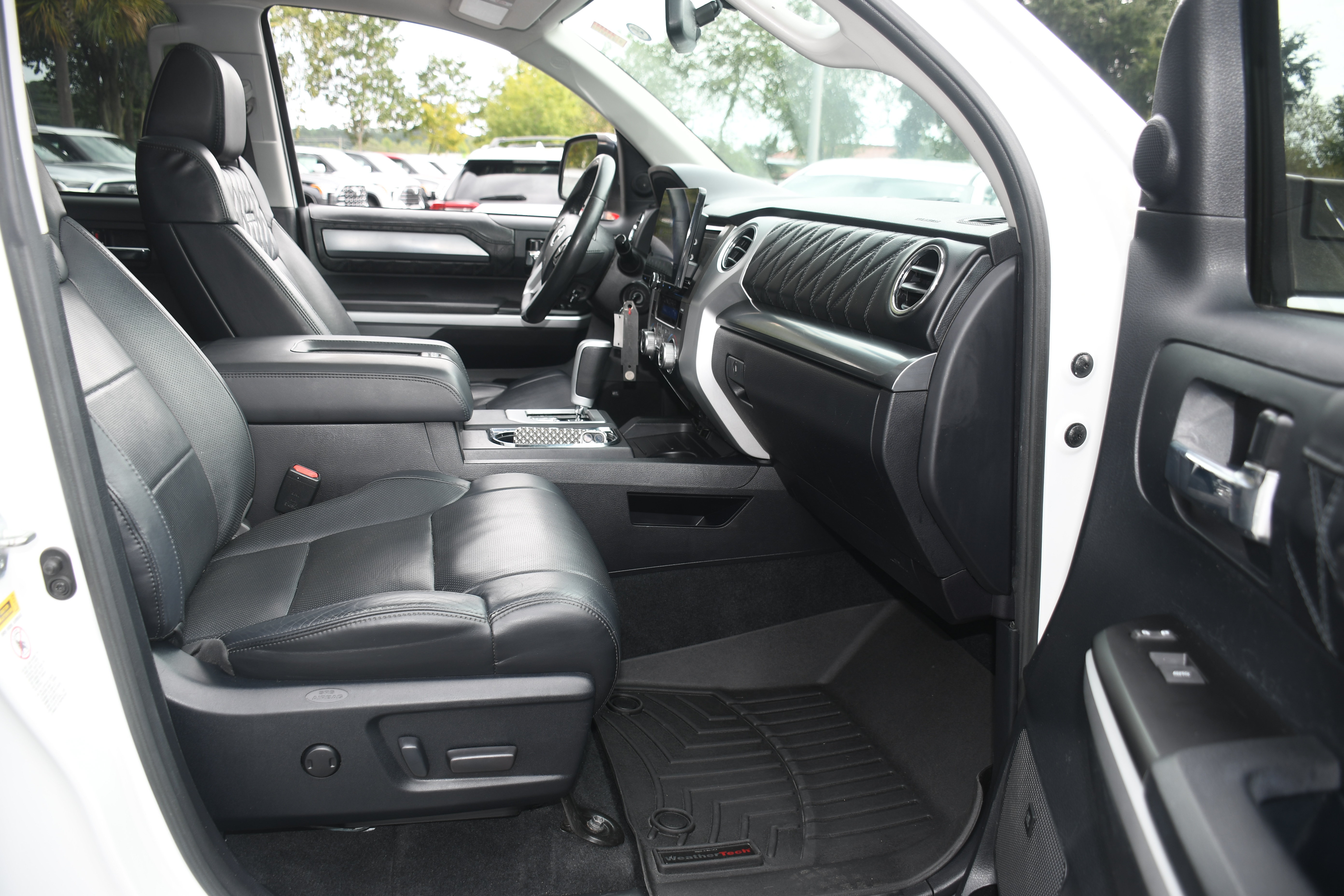 Used 2017 Toyota Tundra Platinum AWD/4WD image 22