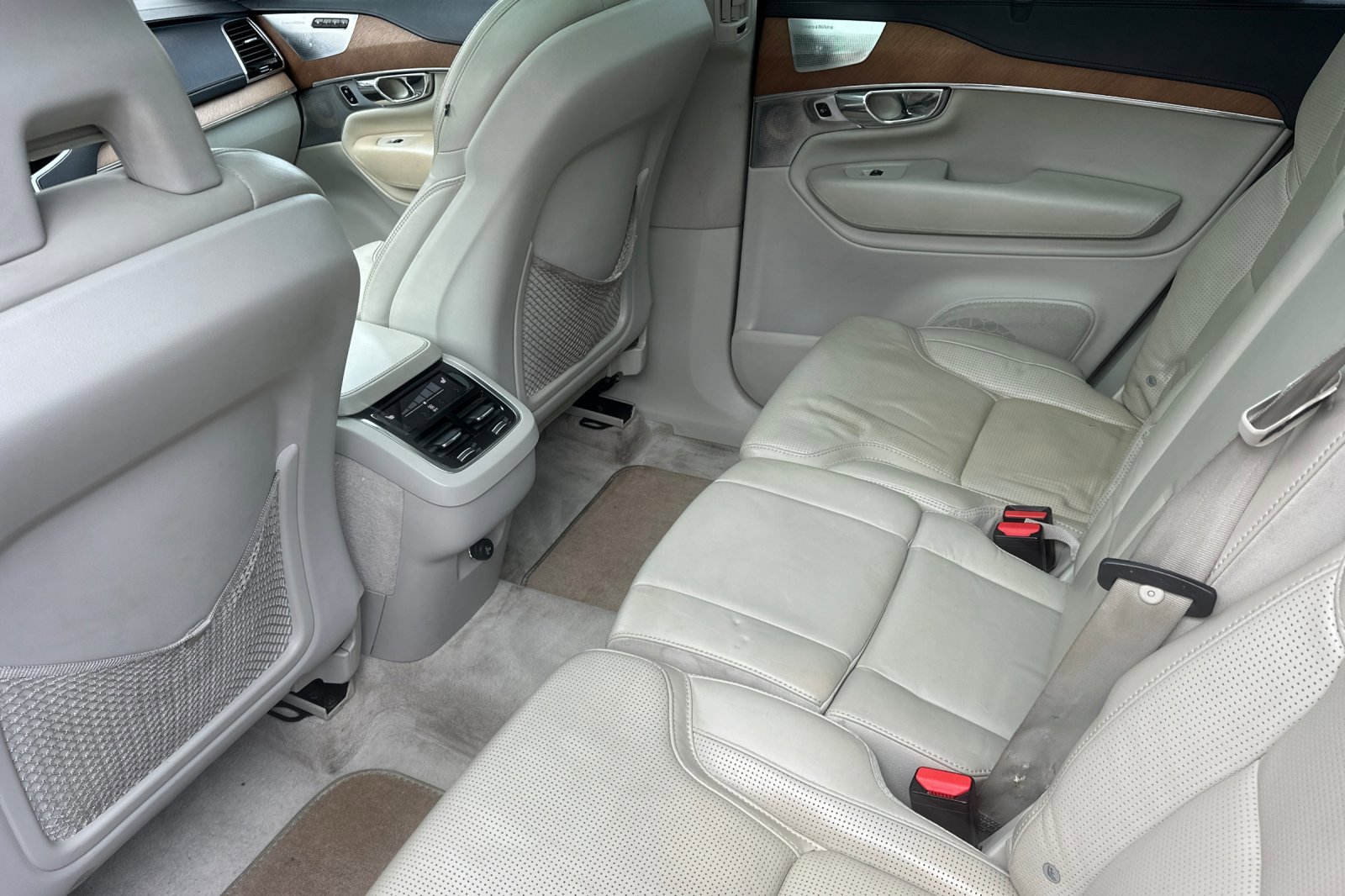 Used 2016 Volvo XC90 T6 Inscription w/ Vision Package AWD/4WD image 29