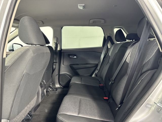 Used 2023 Nissan Rogue SV image 24