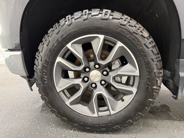 Used 2024 Chevrolet Silverado 1500 LT AWD/4WD image 19