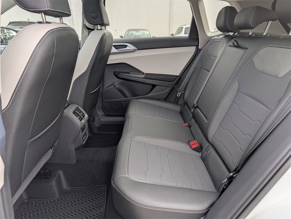 New 2026 Volkswagen Taos SE image 26
