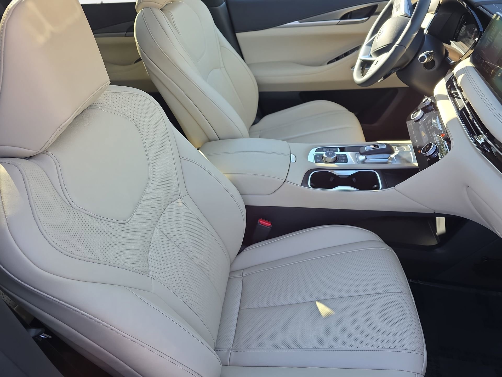 Used 2025 INFINITI QX60 Luxe w/ Cargo Package image 10