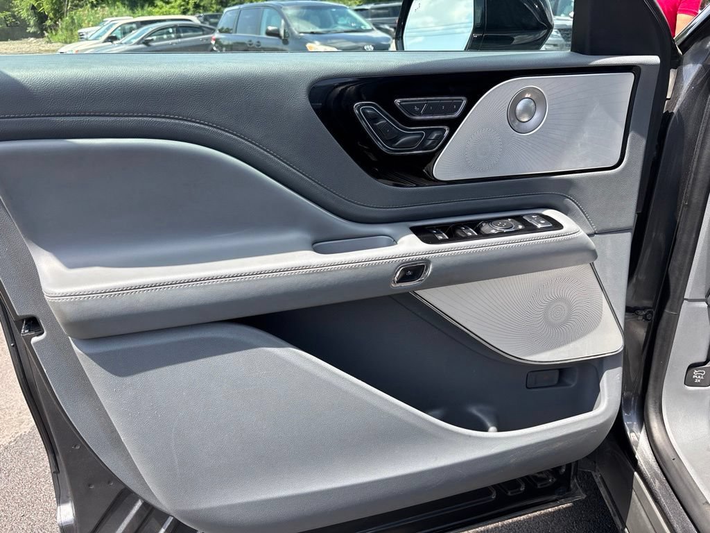 Used 2020 Lincoln Aviator Reserve w/ Equipment Group 202A AWD/4WD image 24
