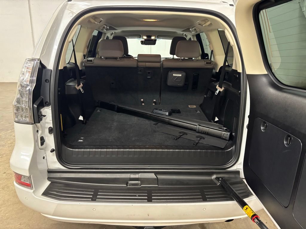 Used 2023 Lexus GX 460 Premium w/ Premium Package AWD/4WD image 24
