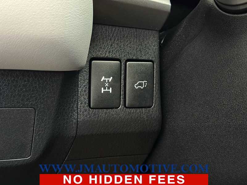 Used 2018 Toyota RAV4 XLE image 37