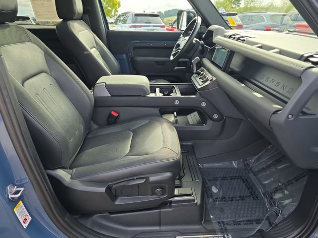 Used 2022 Land Rover Defender 90 X-Dynamic S image 34
