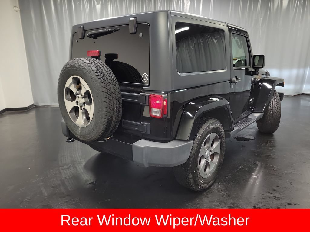 Used 2017 Jeep Wrangler Sahara w/ Connectivity Group AWD/4WD image 9