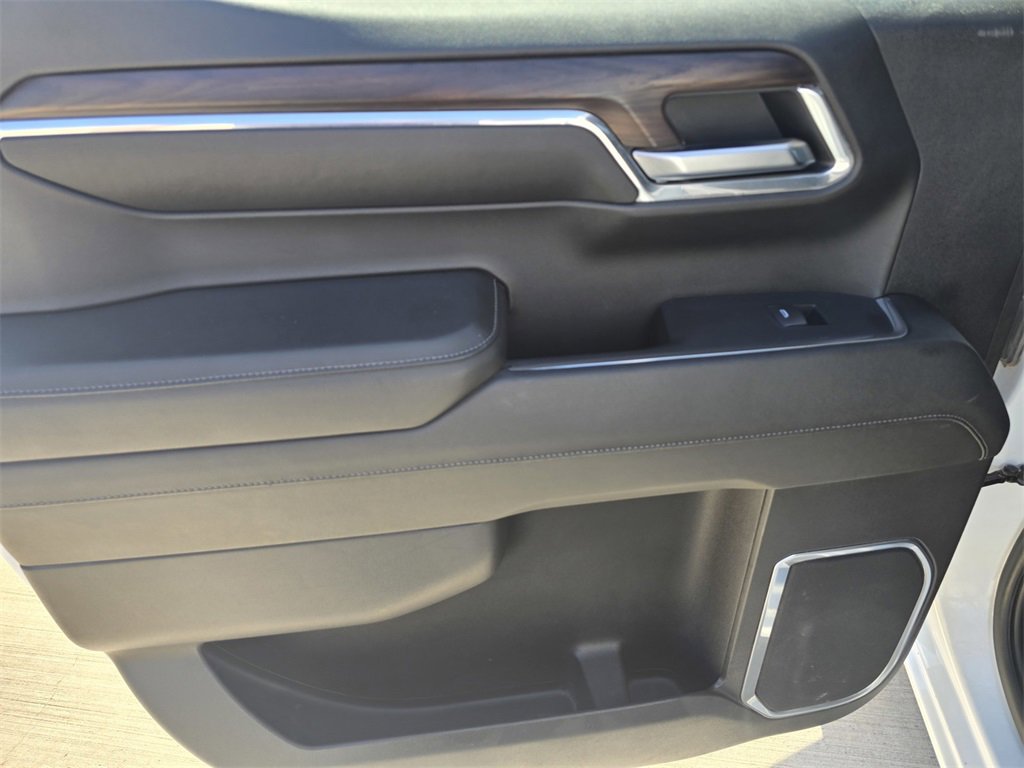 Used 2024 GMC Sierra 1500 SLT image 13