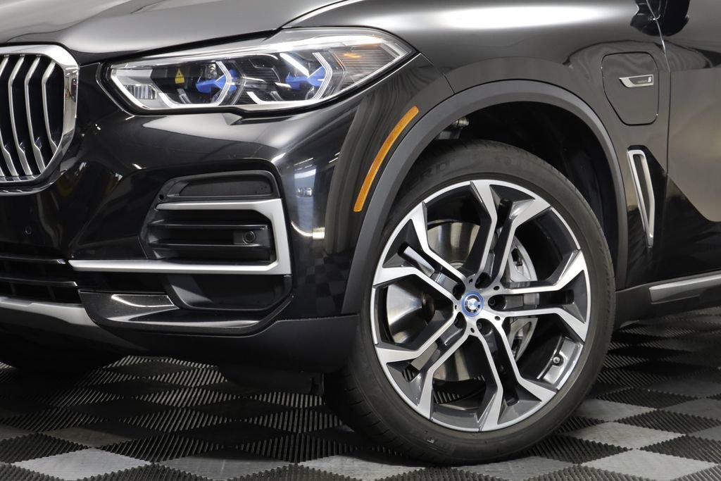 Certified 2023 BMW X5 xDrive45e w/ Executive Package AWD/4WD image 3