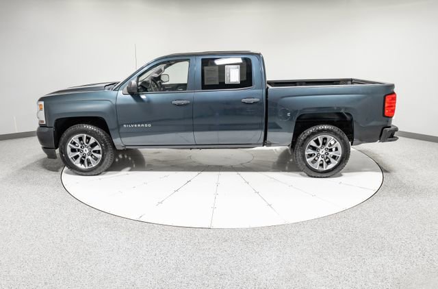 Used 2018 Chevrolet Silverado 1500 W/T AWD/4WD image 32