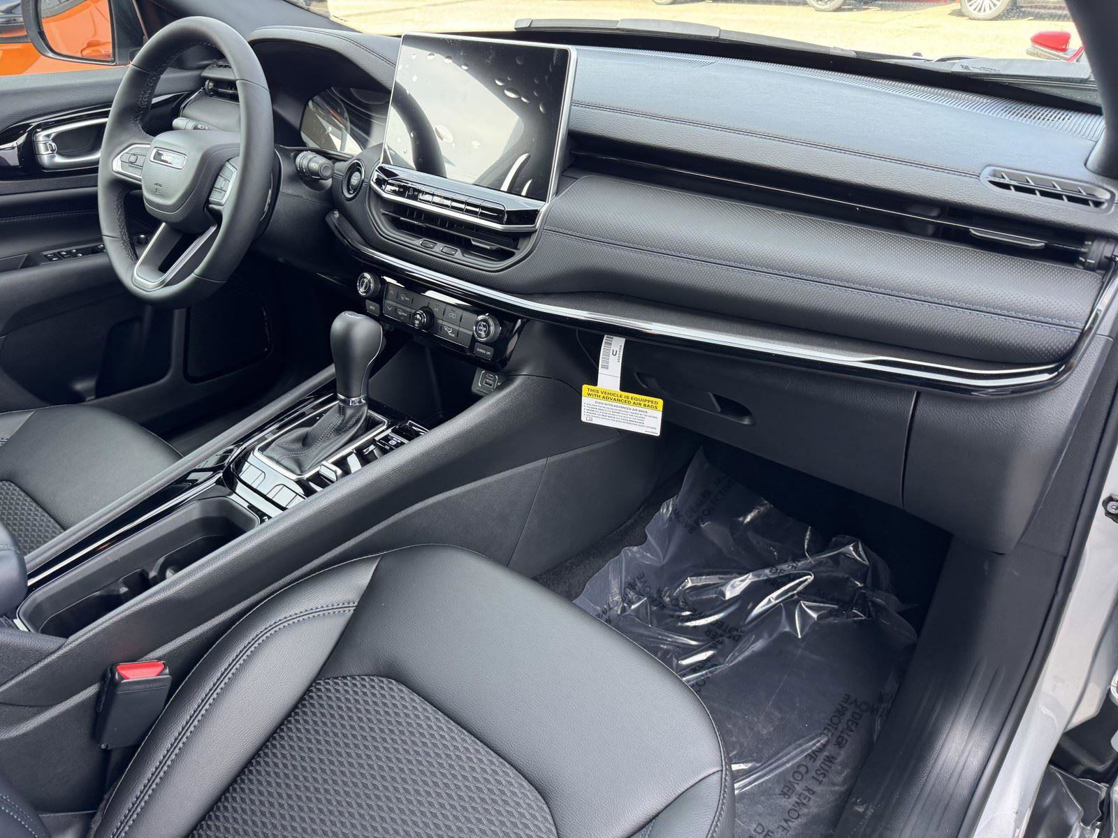 New 2026 Jeep Compass Latitude image 6