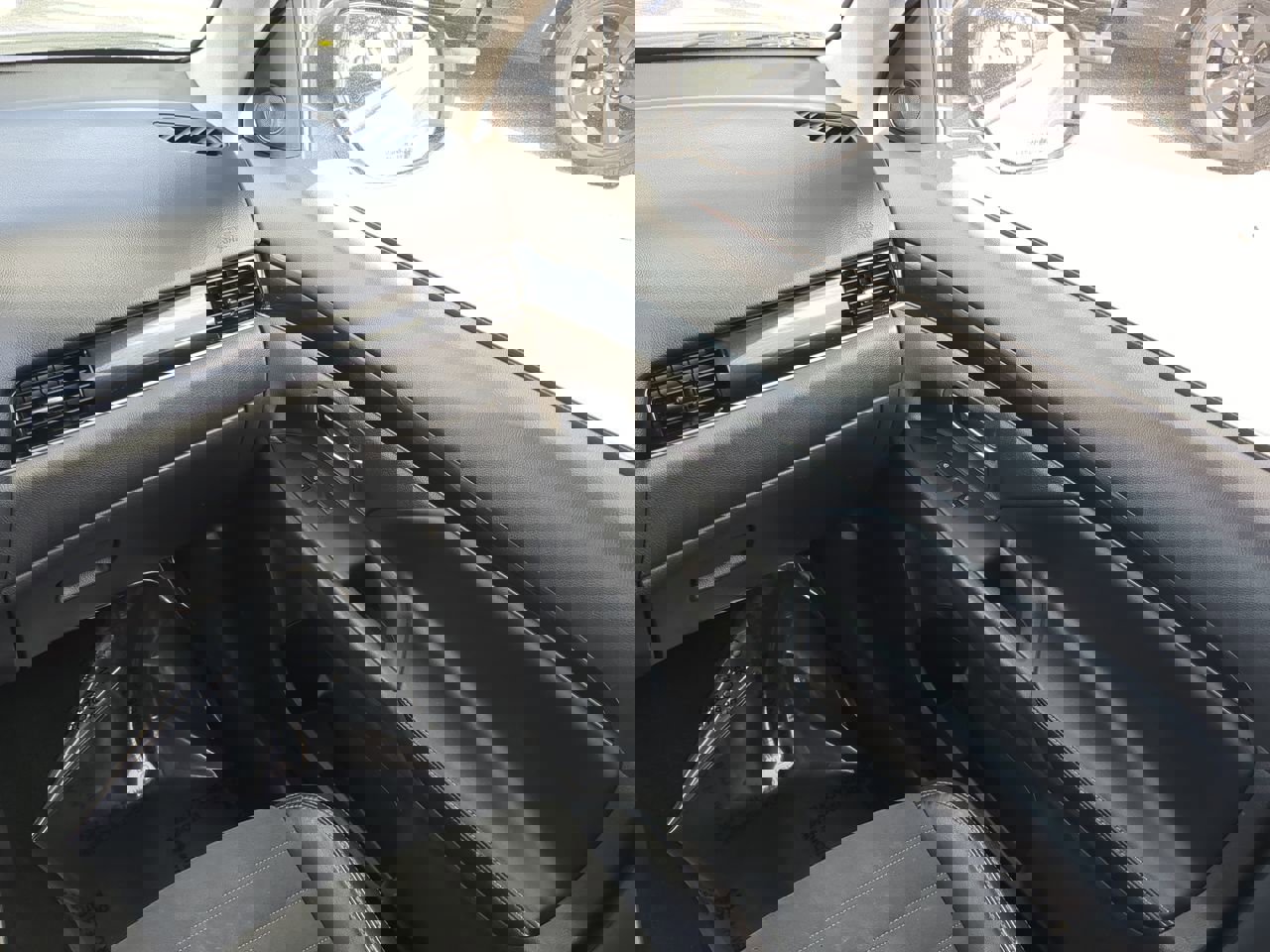 Used 2020 Mitsubishi Outlander ES image 17