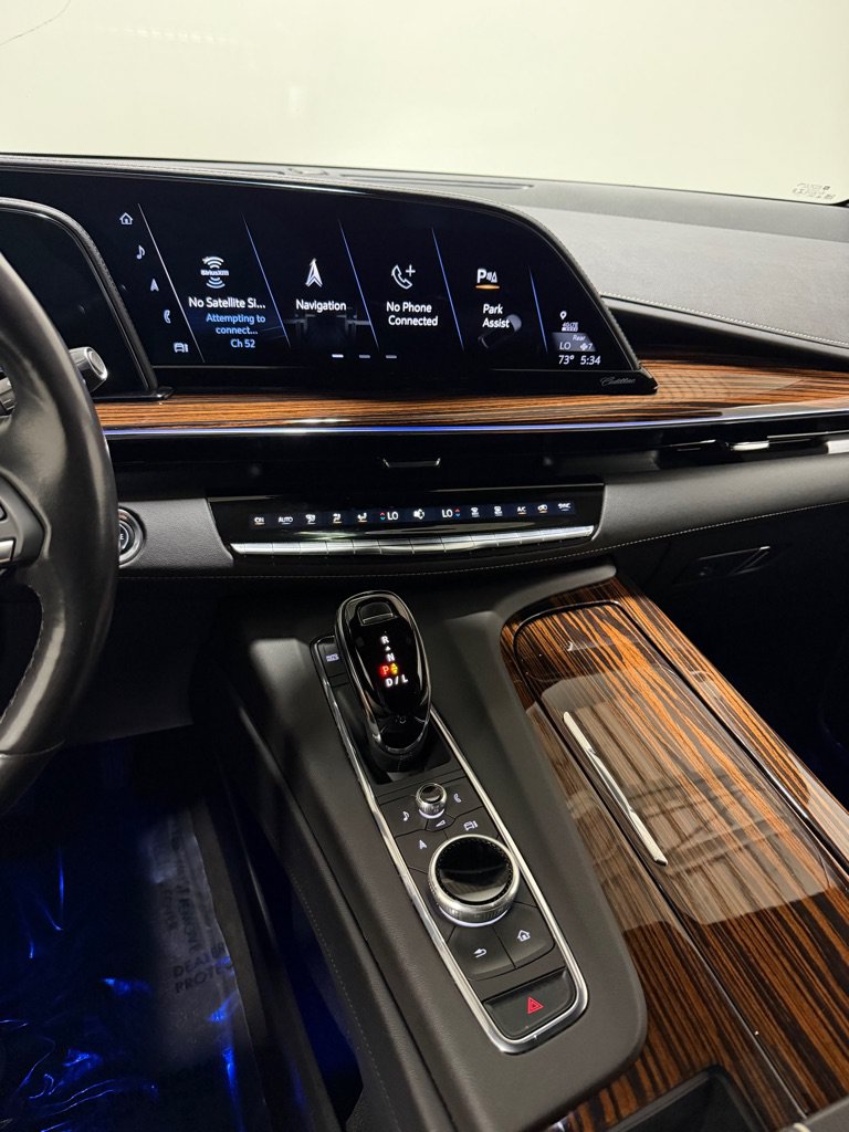 Used 2023 Cadillac Escalade ESV Luxury AWD/4WD image 14