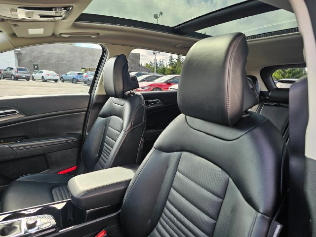 Certified 2025 Kia Sportage SX AWD/4WD image 23
