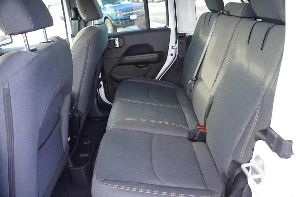 Certified 2025 Jeep Wrangler Unlimited Sahara w/ Safety Group image 17