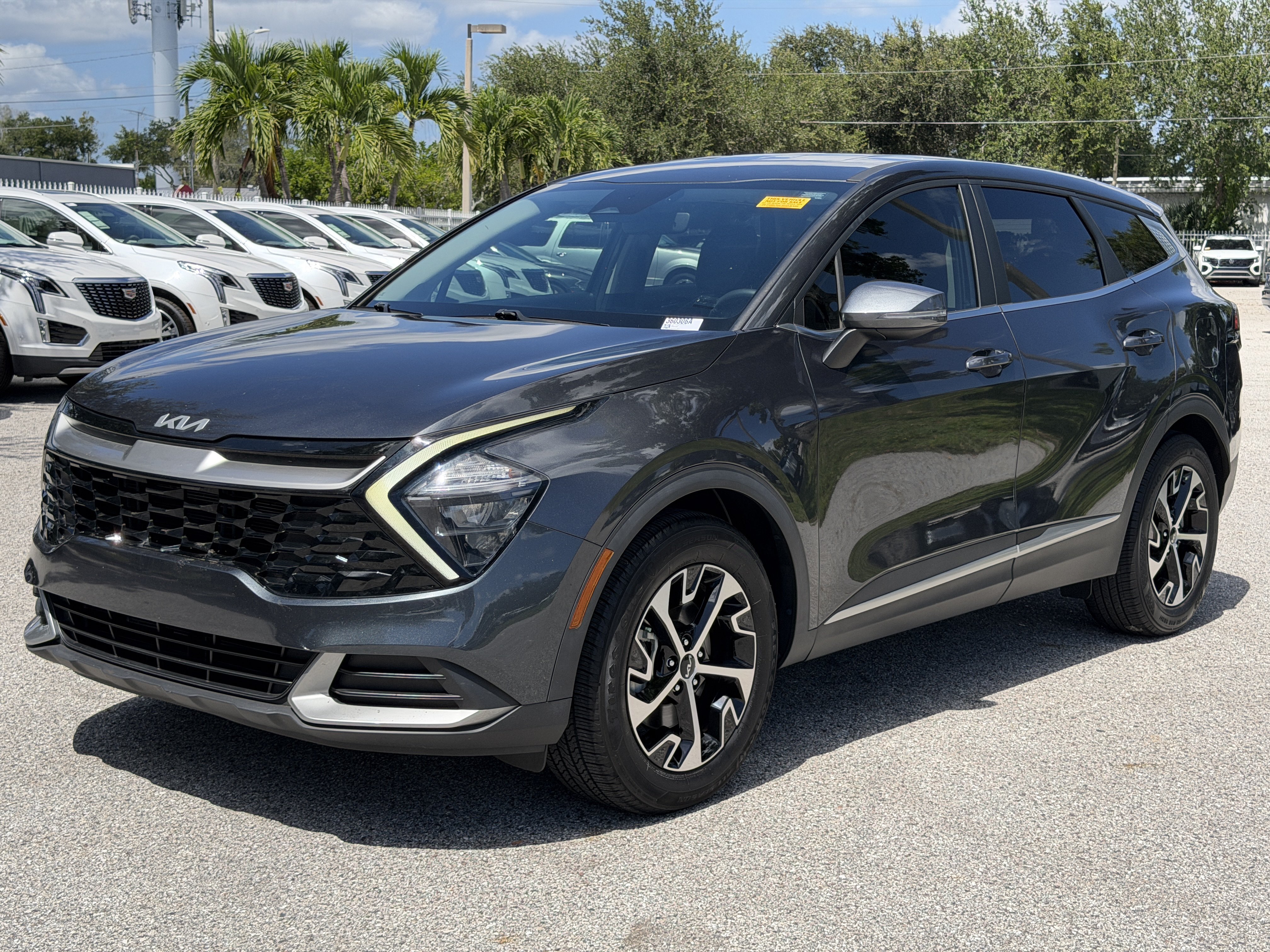 Used 2023 Kia Sportage EX FWD image 3