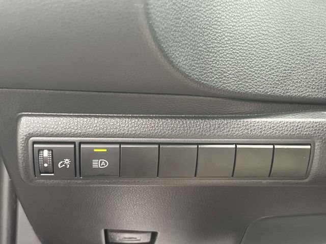 Used 2021 Toyota Corolla LE FWD image 31