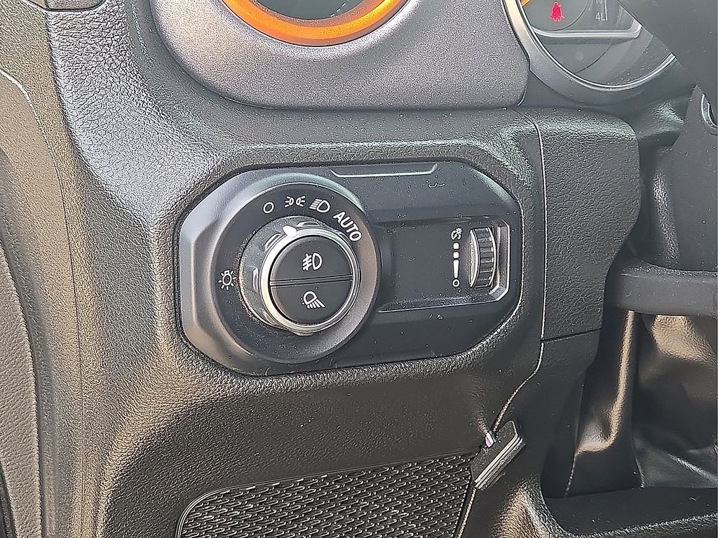 Used 2023 Jeep Gladiator Mojave w/ Cold Weather Group image 26