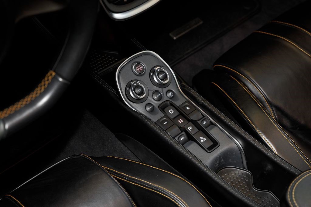 Used 2019 McLaren 570S Spider RWD image 27